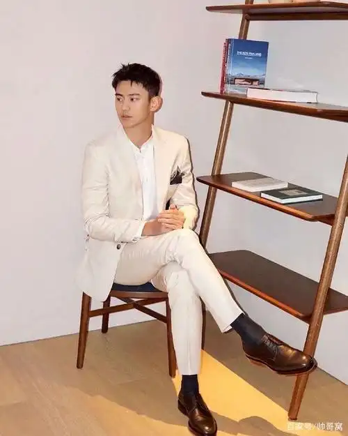 英俊帅气的男明星穿正装西服的样子太好看了,那你喜欢哪位帅哥呢