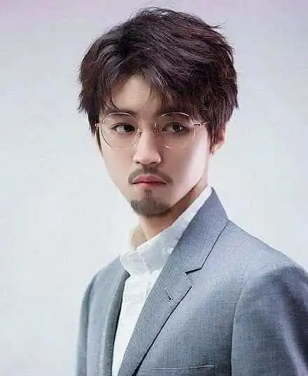 王俊凯向来不留胡子看到他的胡子照之后才明白其中缘由