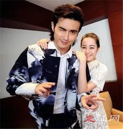 迪丽热巴的老公是谁她的老板就是杨幂