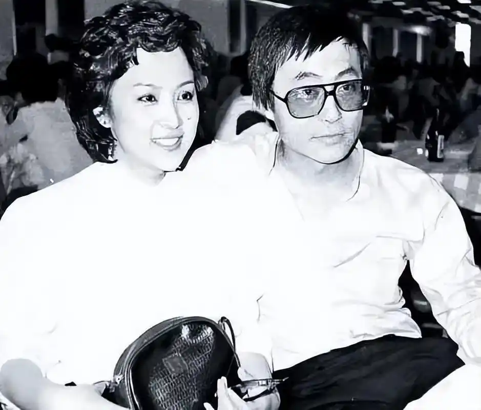 邓光荣:17岁出道,20多岁成为黑帮大佬,51岁因蓝洁瑛,名声尽毁