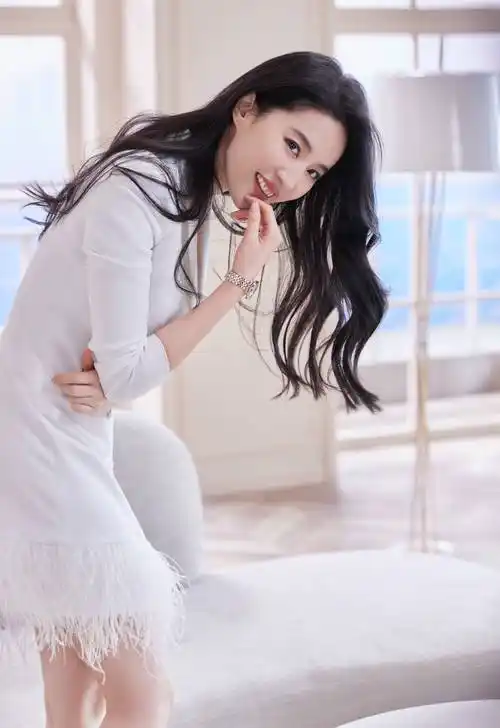 国民女神刘亦菲的美是一种经典,如同江南水乡一般的柔美_表演_气质