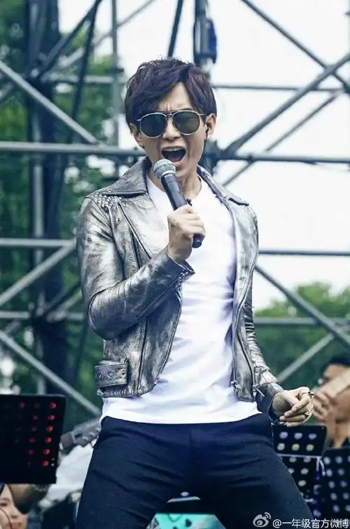 成毅考古&存档2016年,成毅《一年级·毕业季》官博照片合集3.