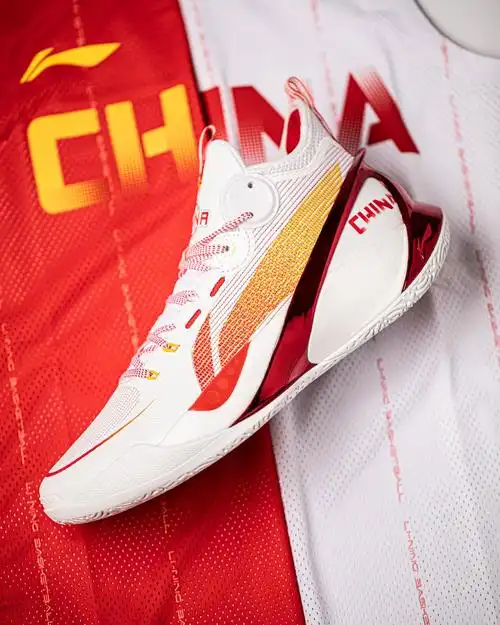 李宁篮球鞋全升级国家队配色开箱