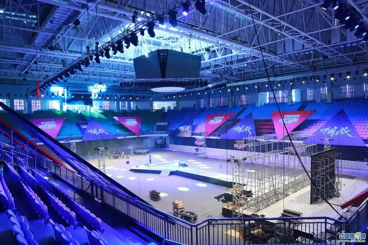 绝密!快男豪华舞美曝光 体育馆秒变梦幻舞台