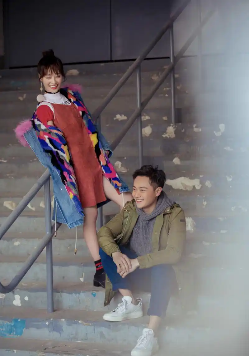 曹骏和蓝盈莹这一对明星情侣之前很被看好和羡慕,没想到也逃不过分手.