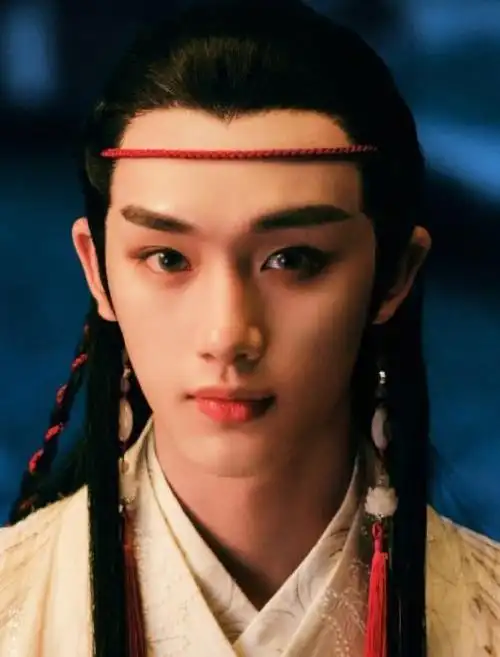 丁程鑫国风造型来袭,比"小唯"惊艳,天生的古装脸仙气飘飘