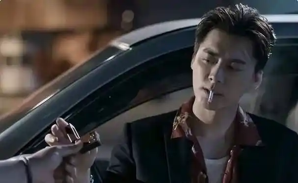 首播拿下3个冠军,李易峰新剧首波口碑出炉:高出预期_骆翔_身份_陈陌