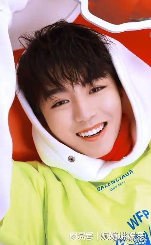 娱乐圈有"漂亮虎牙"的明星,佟丽娅一笑倾城,她笑起来像初恋?