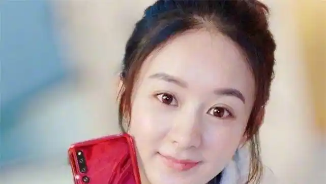 明星不化妆:赵丽颖清纯,刘亦菲有点黑,最后一位大眼睛亮了_网友_皮肤