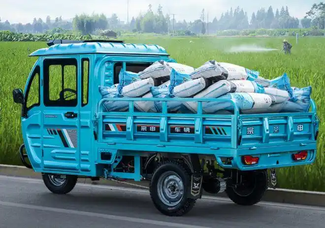 这2款拉货三轮车主打农村市场5000元起能拉2000斤还带自卸