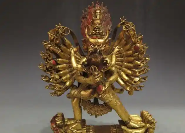 又名牛头明王,是金刚总持怀抱明妃唐卡佛像宝典藏传佛教密宗特色有佛