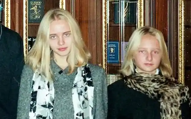 普京硬汉柔情悉心照料两女儿大女儿低调幸福小女儿离婚自在