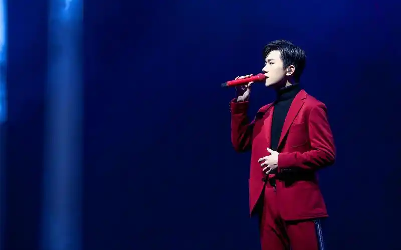 易烊千玺-nova4发布会-演唱nothing to lose