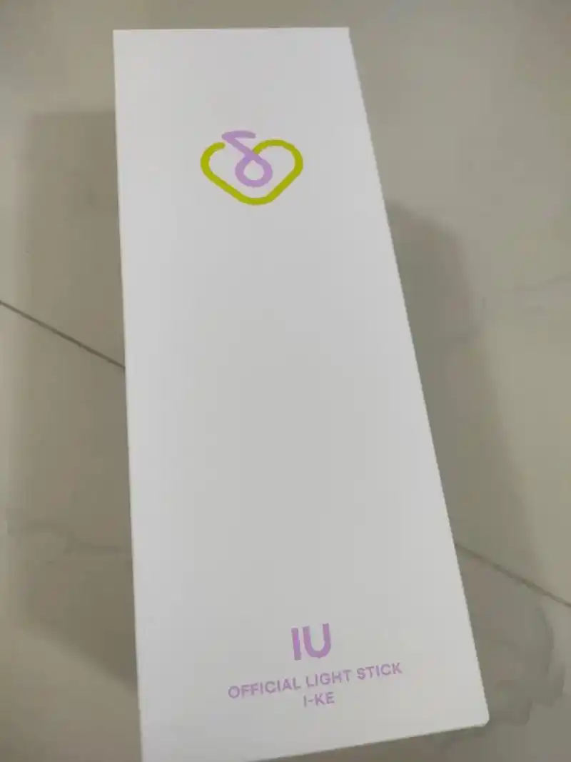 iu第三代i-ke应援棒!9797几张照片不小心拍黑了~ - 抖音