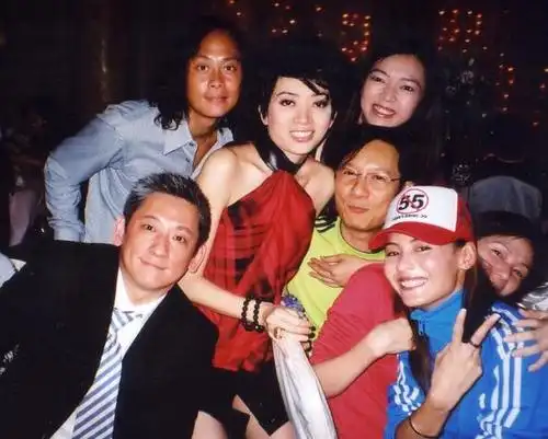 图刘培基作品展怀念梅艳芳只承认一个百变梅艳芳