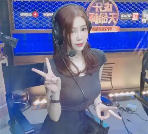 小熊曾被称为虎牙第一美腿,一位颜值与实力并重的女神!