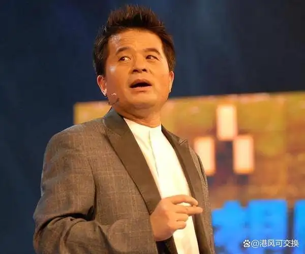 64岁的毕福剑迎来"报应",口无遮拦,侮辱先烈,晚年靠耕地为生