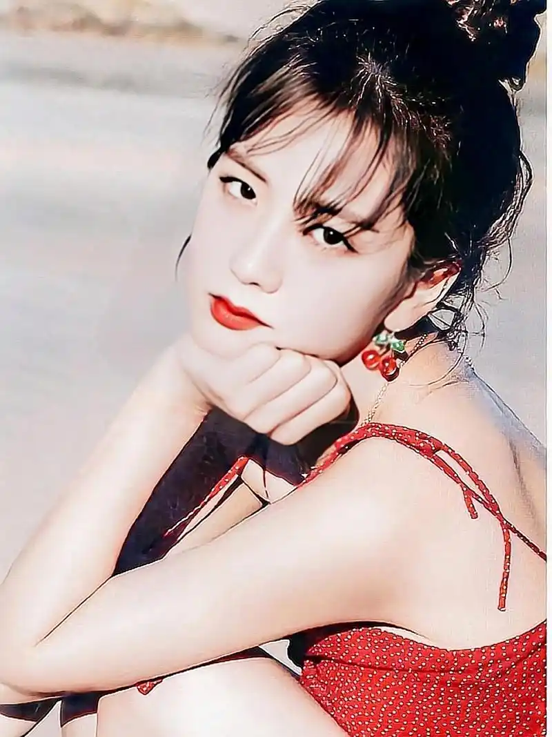 韩国影星金智秀