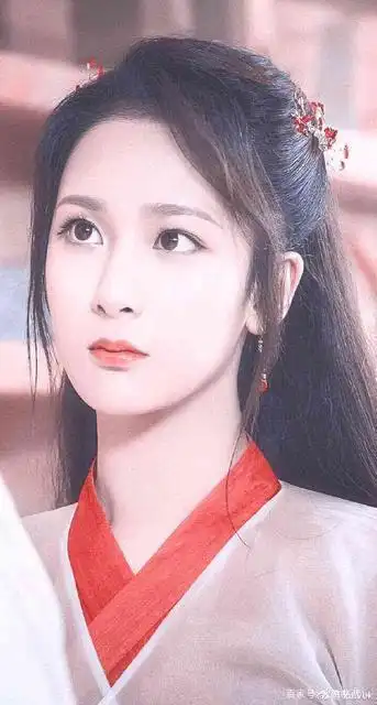 刘亦菲 古装女神可谓无人撼动,无人不服,与李若彤的姑姑相比二人各有