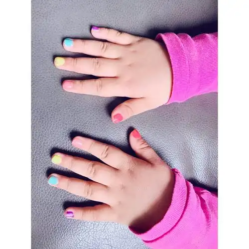 一款好用无毒的小女生指甲油