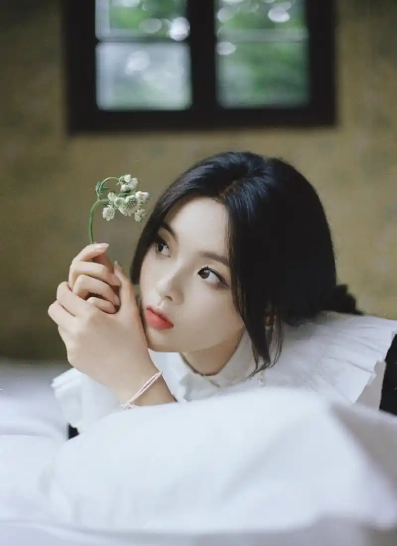 杨超越高清壁纸头像无水印(七)[小红花]