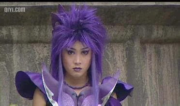 《巴啦啦小魔仙》黑魔仙小月长大了身材苗条大长腿