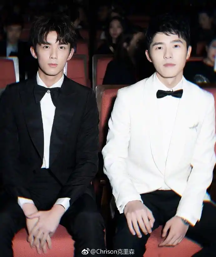 吴磊 & 刘昊然 & 易烊千玺,任何两两同框,都是一道青春的终极