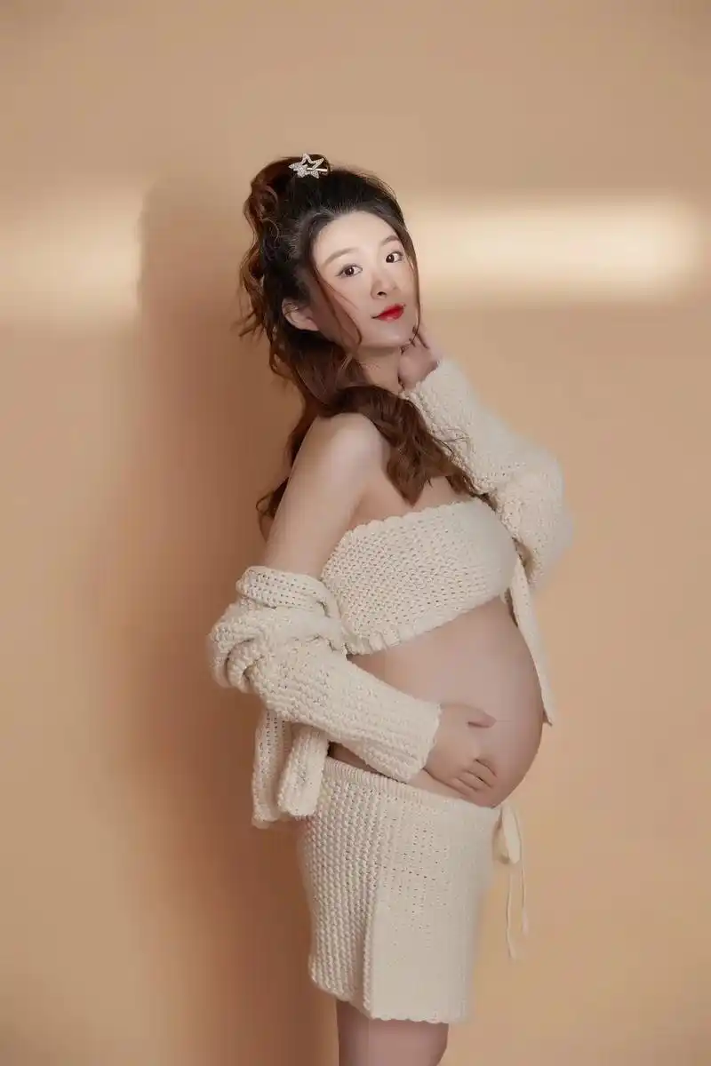 最美孕照 #孕期留念 #大肚子 #麻麻的宝 - 抖音