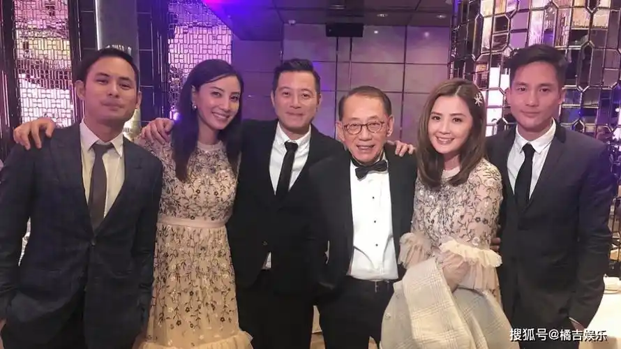 蔡卓妍与石恒聪六年感情宣告结束 分手原因是男方玩心大_sa_媒体_时还