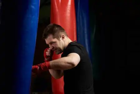 打拳击的人图片