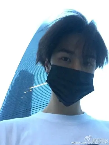 王一博自拍合集一