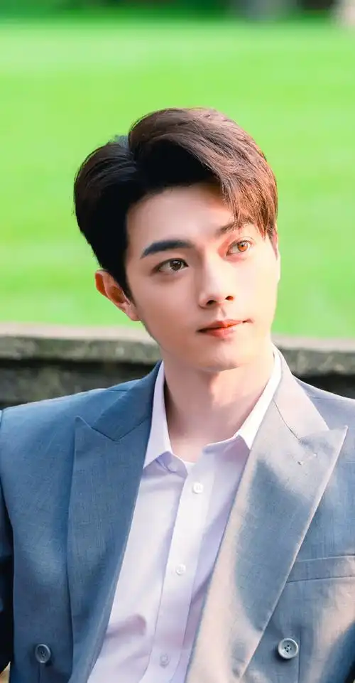 许凯壁纸x姚志明#承欢记#今天的新剧照好美好漂亮的明明009978