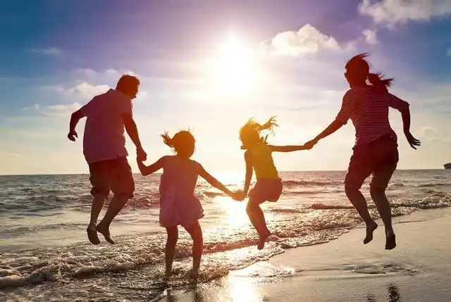 一家四口人挤在24平的房子里网友孩子真受累