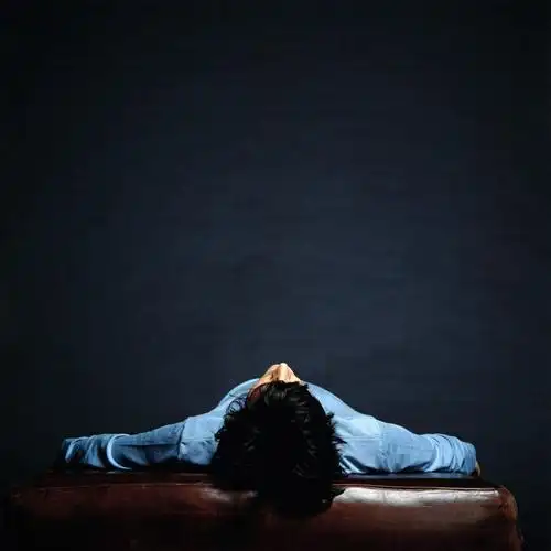 西方人,一个人,躺,闭眼,睡,方图,室内,白天,正面,沙发,欧洲,欧洲人,仅