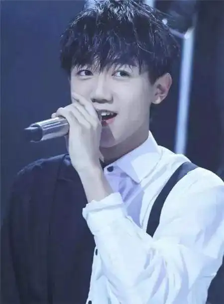 八字看白敬亭几岁结婚(高中大学男生发型)