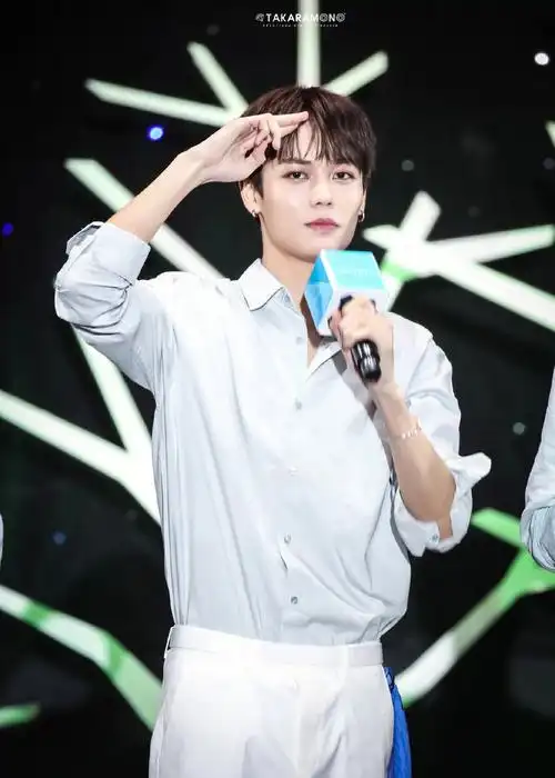 林彦俊水色衬衣壁纸875