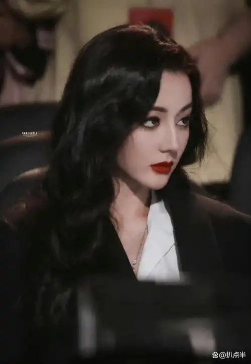 星光大赏不愧是"内娱年会":梦回《陈情令》,杨紫,热巴谁美?