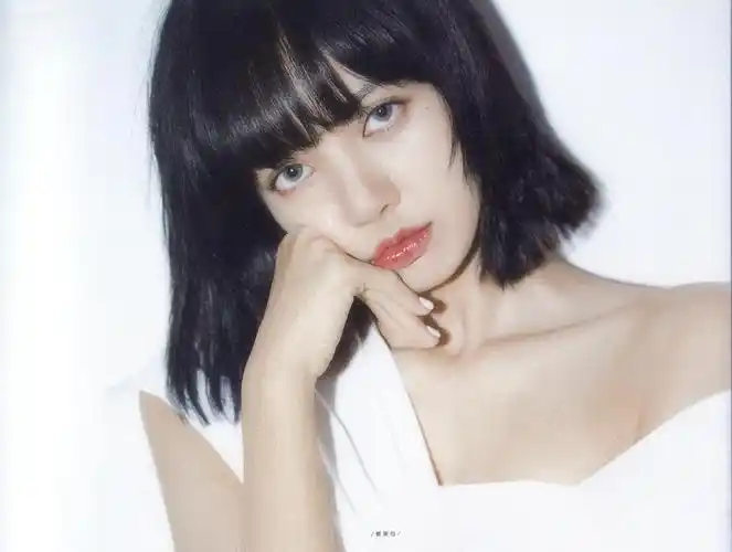 我来分享一些好看的短发lisa