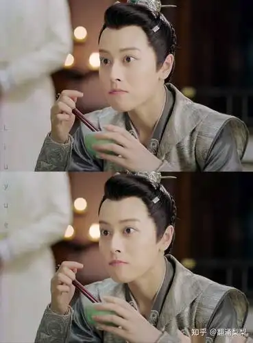 如何评价邢恩在《小女花不弃》中女扮男装饰演莫若菲?