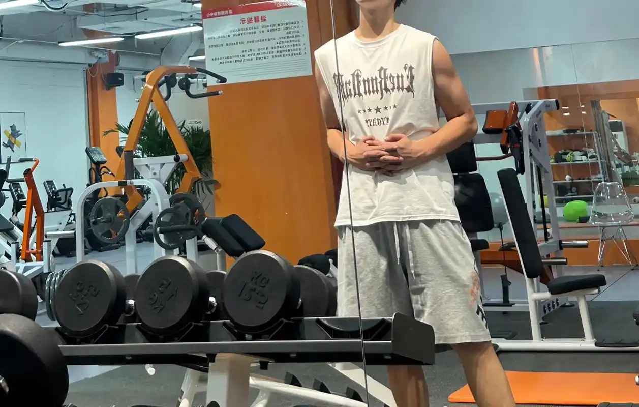 加油各位彭于晏#彭于晏 #健身 #肌肉 - 抖音