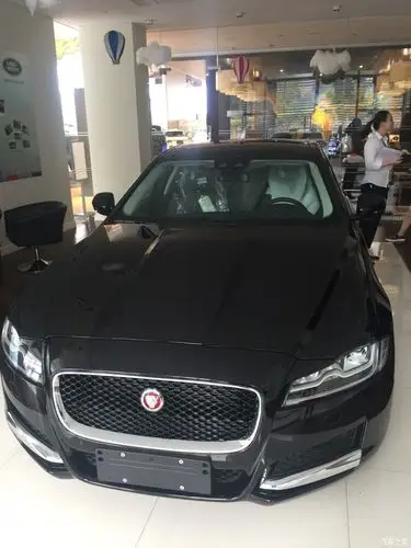 谁有黑色的捷豹图片发来欣赏下