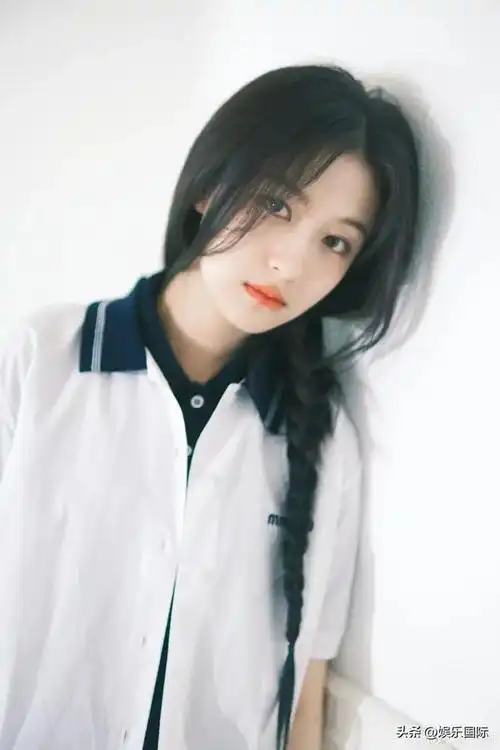 李兰迪学院风穿搭温柔清纯氧气感十足