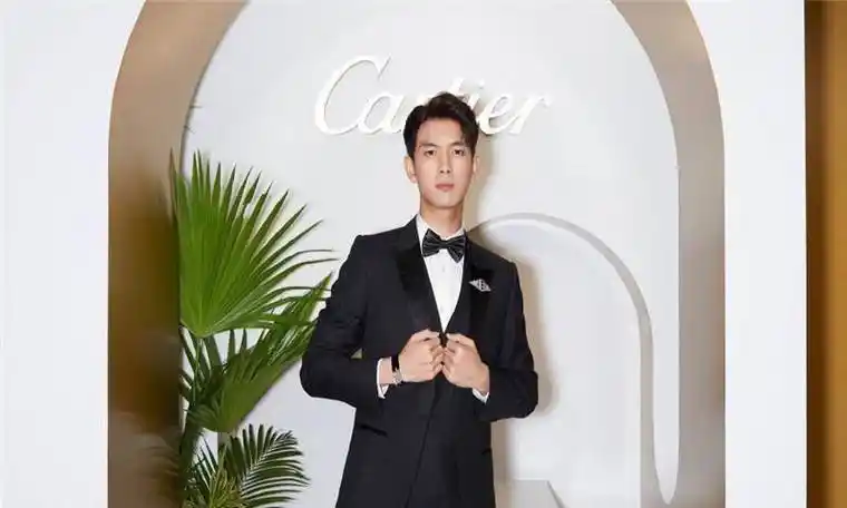 原创杨紫卡点给李现送生日祝福两人友谊长存童颜夫妇售后太甜