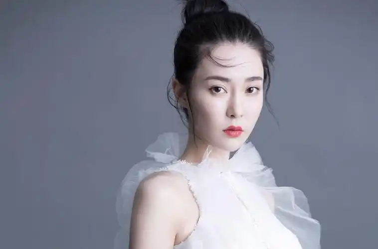 邱意浓_人物经历_个人作品_获奖记录 - 头条百科