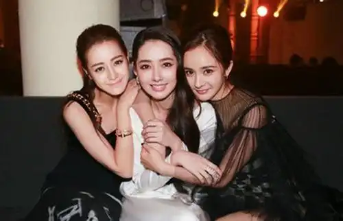 【图】迪丽热巴和杨幂谁高? 揭秘两人的神秘关系