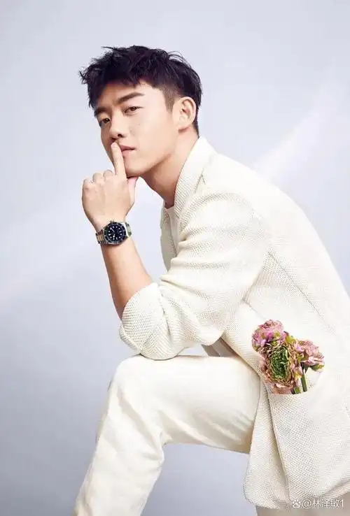 郑恺是一个在上海出生并长大的年轻人,他对这座城市有着深厚的感情.