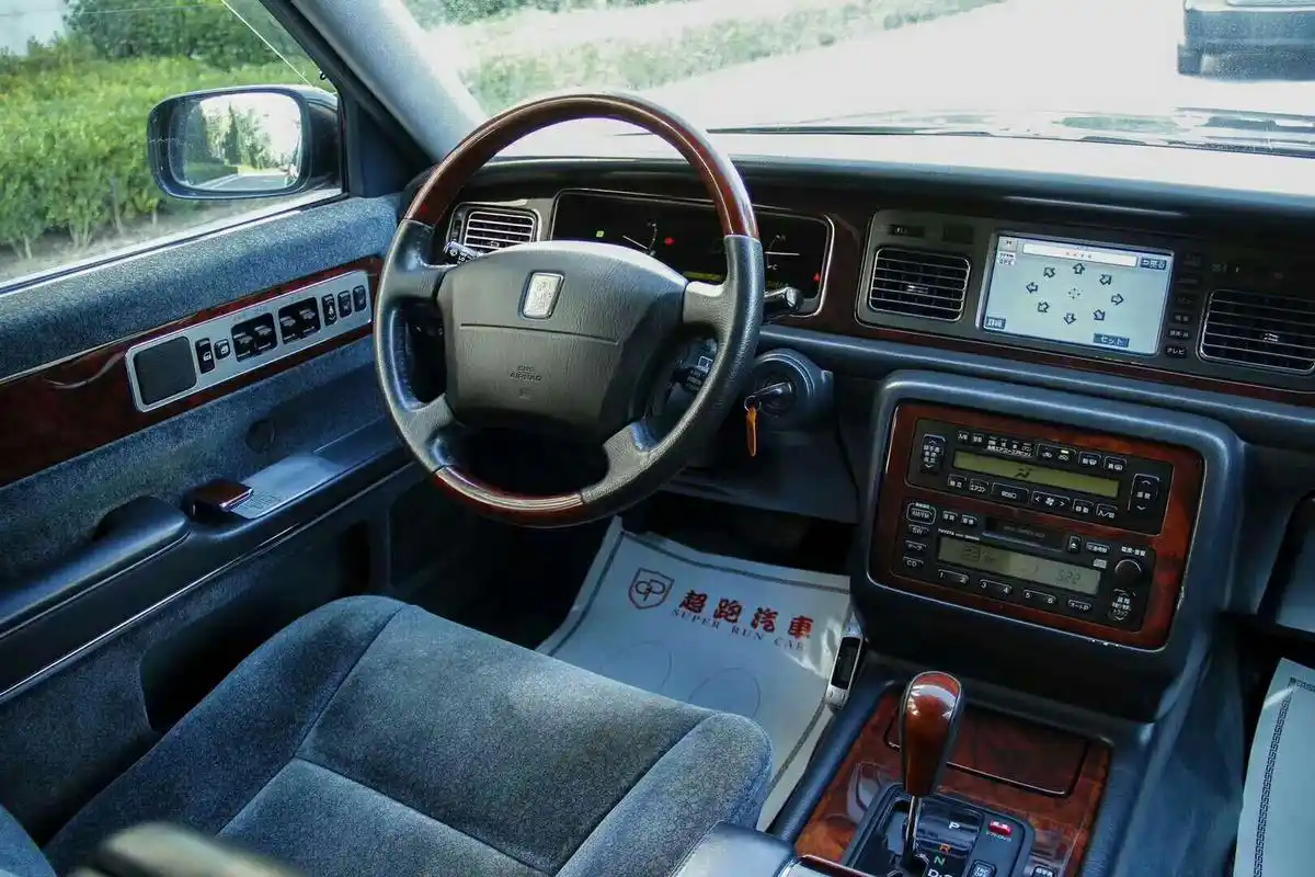 丰田世纪!日本顶级豪华旗舰车型,黑帮和天皇的座驾