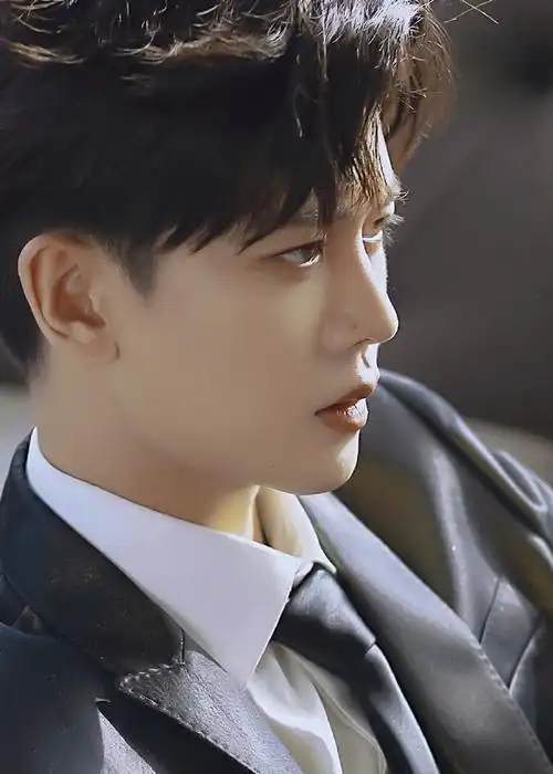 任嘉伦2021嘉速前进