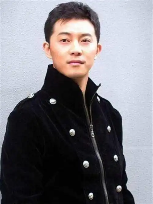 从军艺走出的4大校草,大家只记住了沈腾杨洋,却忽略了最帅的他