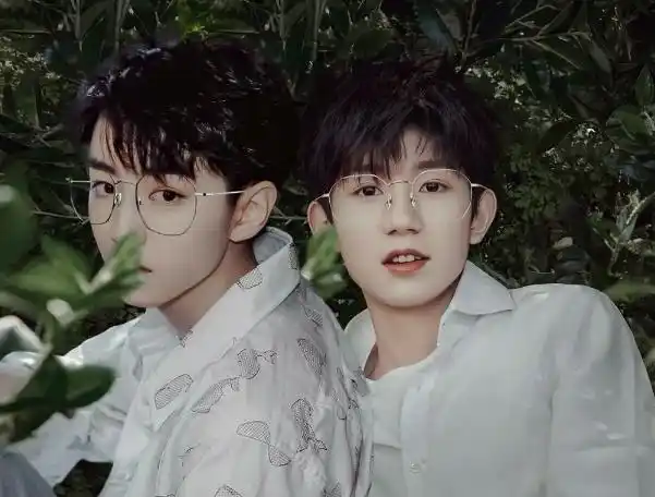 王源王俊凯又偷偷秀恩爱合体都不告诉易烊千玺团内针对太明显